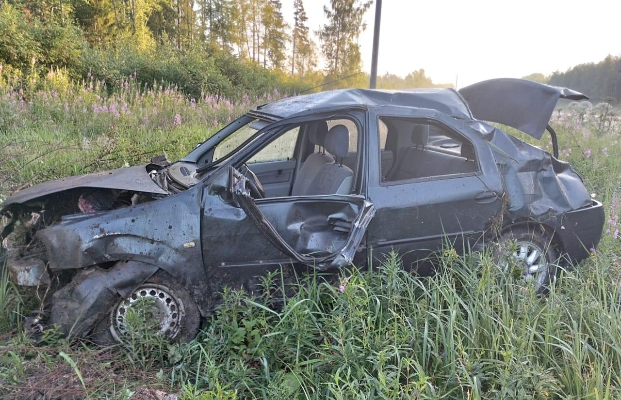 В Тверской области на дороге Куженикно — Бологое водитель вылетел из автомобиля и погиб