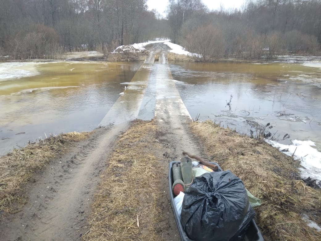 У многострадальной деревни Горычкино в Тверской области вновь затопило мост