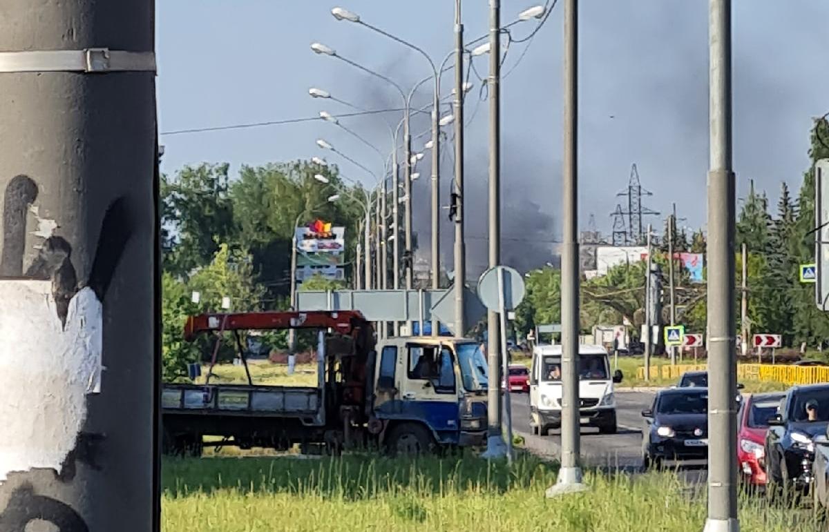 Два автомобиля сгорели вечером в Твери