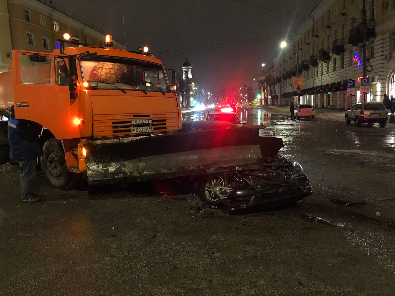 Два человека пострадали в ночном ДТП в Твери | 15.01.2023 | Тверь -  БезФормата