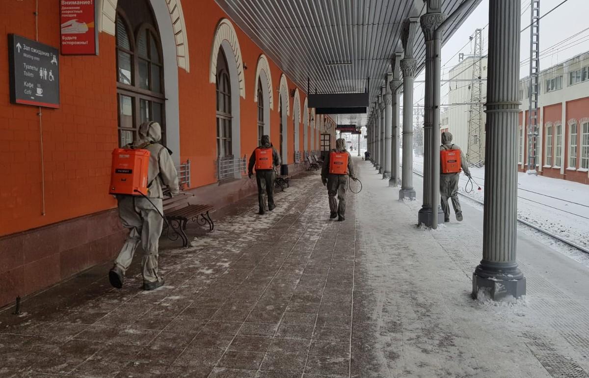 В Твери продезинфицировали железнодорожный вокзал | 30.12.2021 | Тверь -  БезФормата