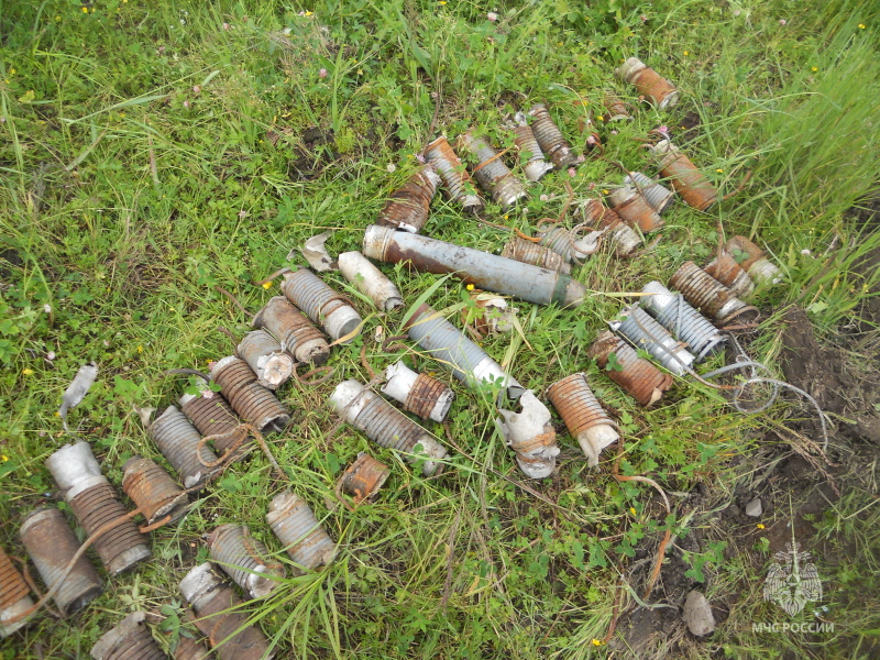 В Тверской области спасатели нашли почти 50 реактивных снарядов