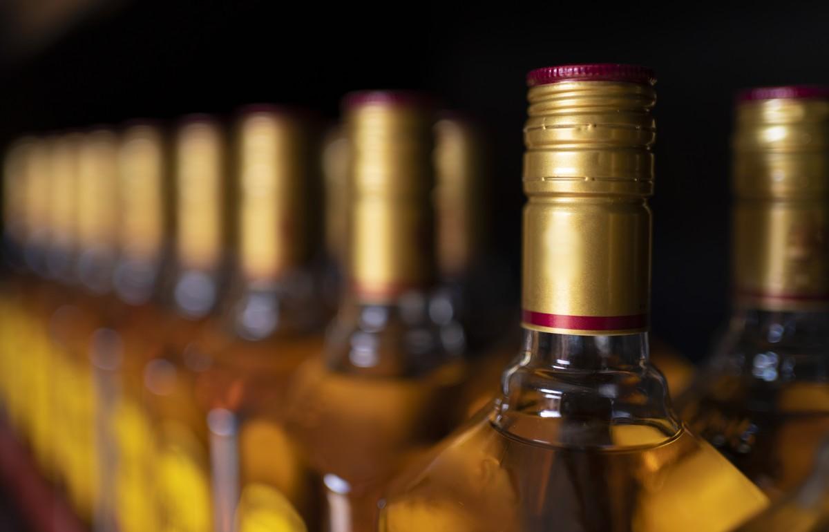 В России предлагают запретить продавать крепкий алкоголь в микротаре - новости Афанасий