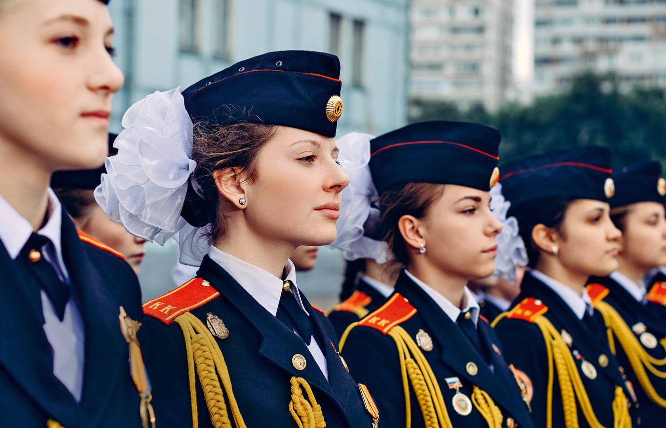 Поступить в военное училище девушке