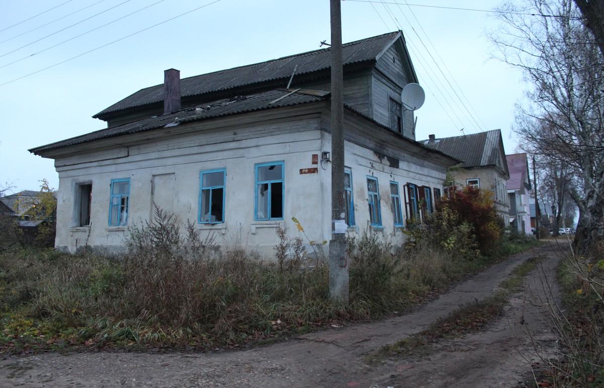 Суд обязал хозяина сохранить дом XIX века в Осташкове | 27.10.2022 | Тверь  - БезФормата