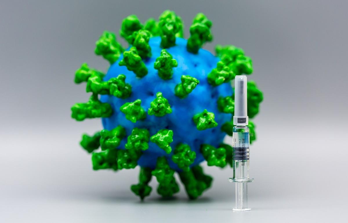 Непредсказуемость — самое опасное свойство коронавируса. Как тверские врачи борются с новыми и старыми штаммами
