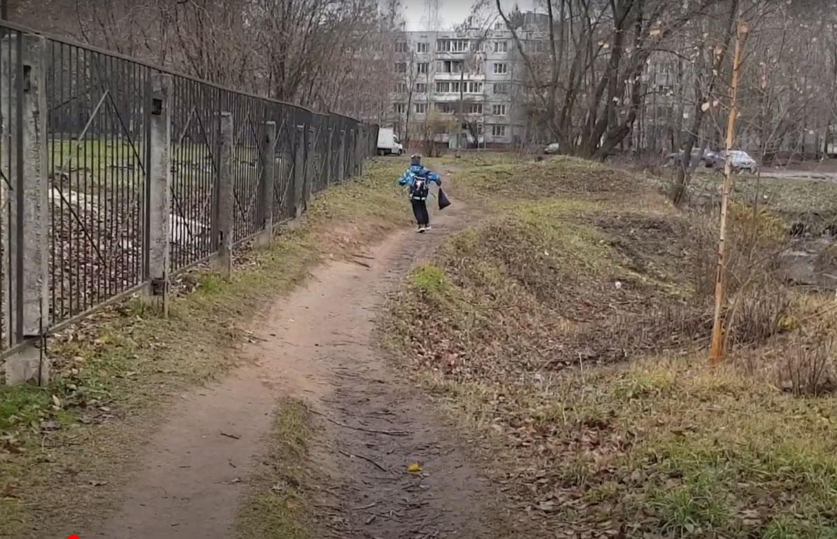 Жители Московского района Твери жалуются на отсутствие тротуаров у школы - новости Афанасий