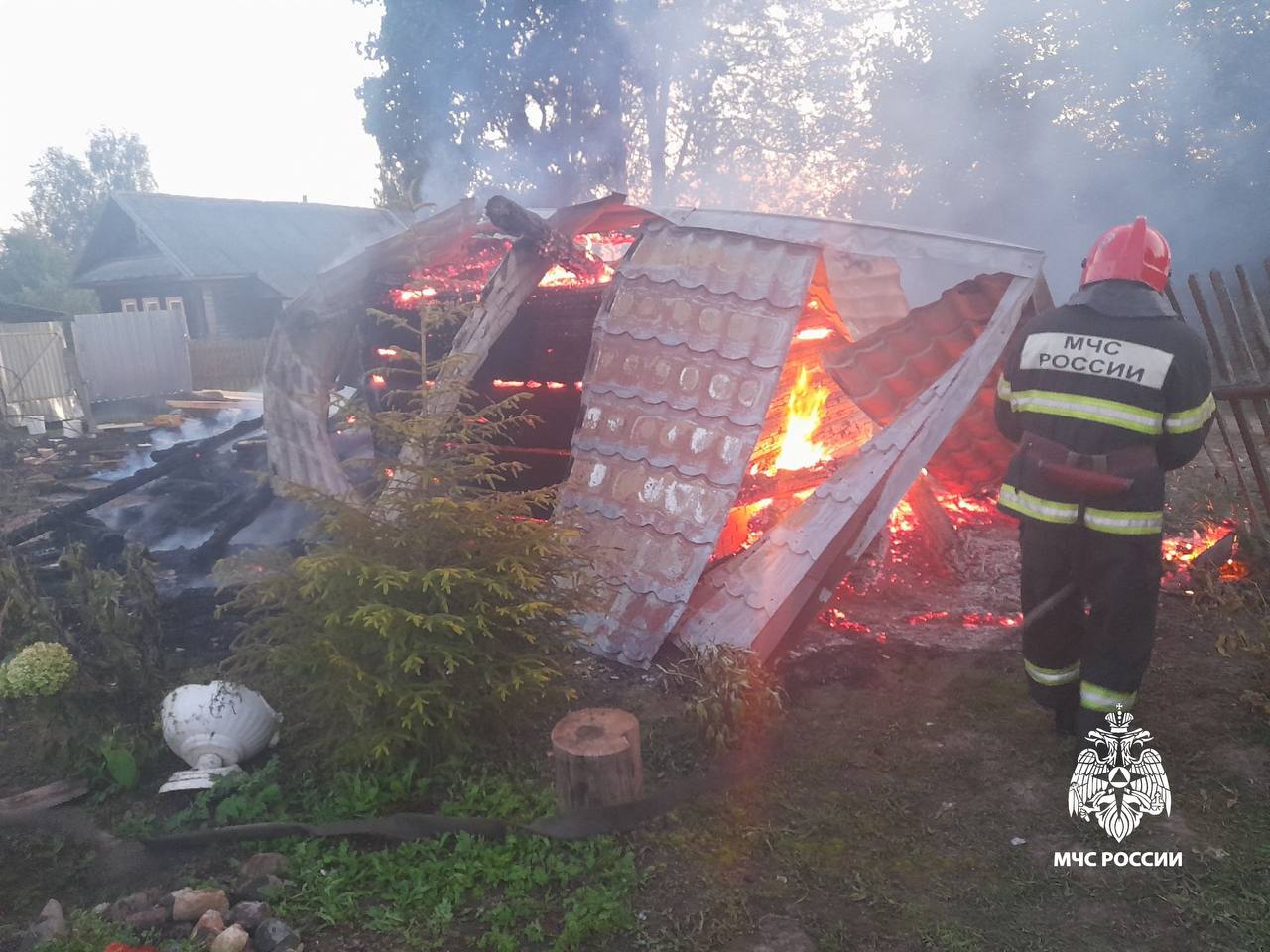 В деревне под Макстатихой дотла сгорела баня