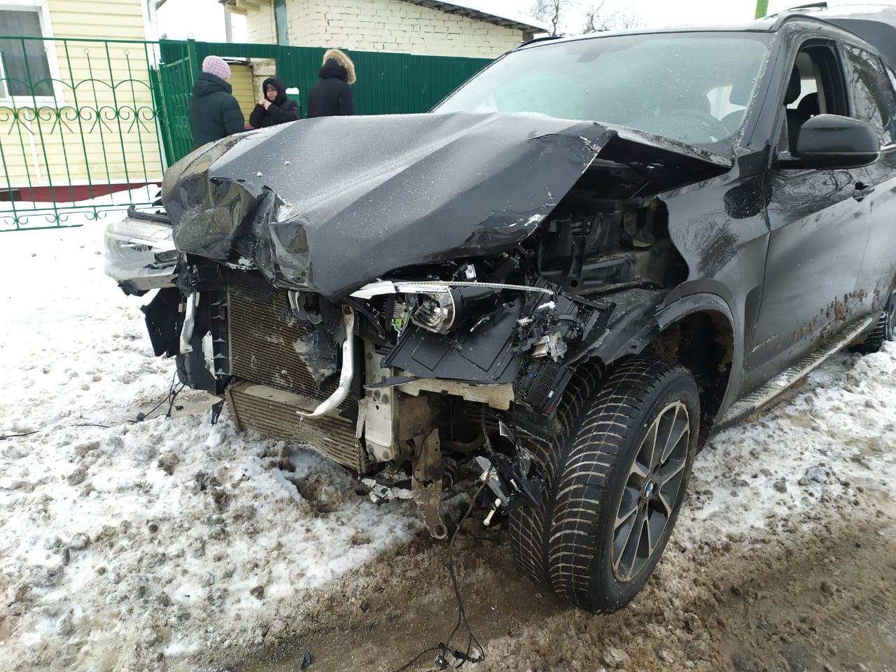 Водитель получил перелом позвоночника в результате ДТП в Твери
