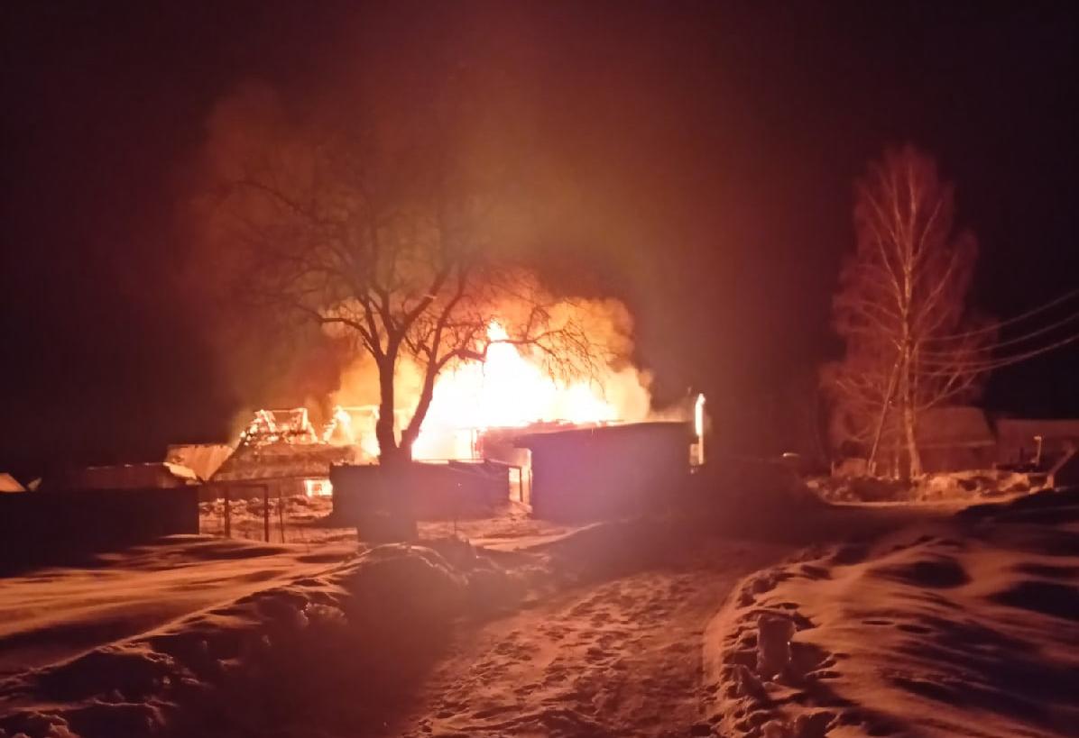 В Тверской области семья после пожара осталась без дома, люди собирают  помощь для погорельцев | 08.03.2022 | Тверь - БезФормата