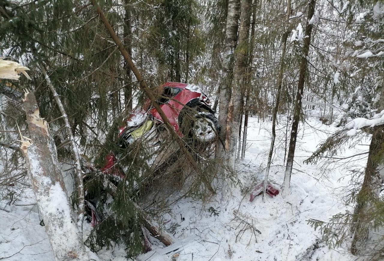 Водителя доставили в больницу с места ДТП на дороге под Кимрами |  21.12.2022 | Тверь - БезФормата