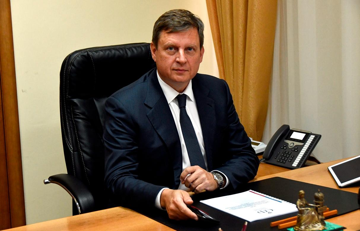 Сенатор Российской Федерации Андрей Епишин поздравляет с Международным женским днем - новости Афанасий