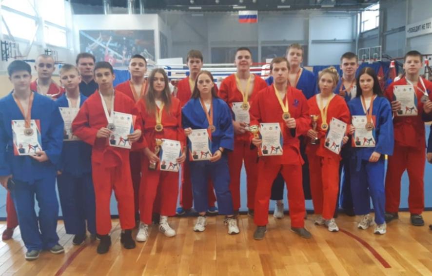 Тверские спортсмены успешно выступили на Всероссийских соревнованиях по универсальному бою