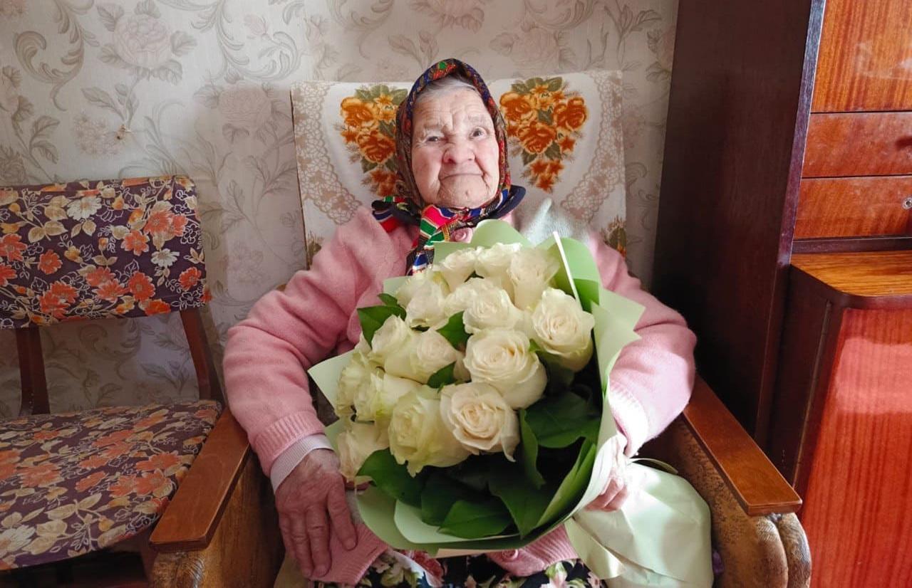 100 лет отмечает сегодня труженица тыла Антонина Андреевна Шипунова из Тверской области