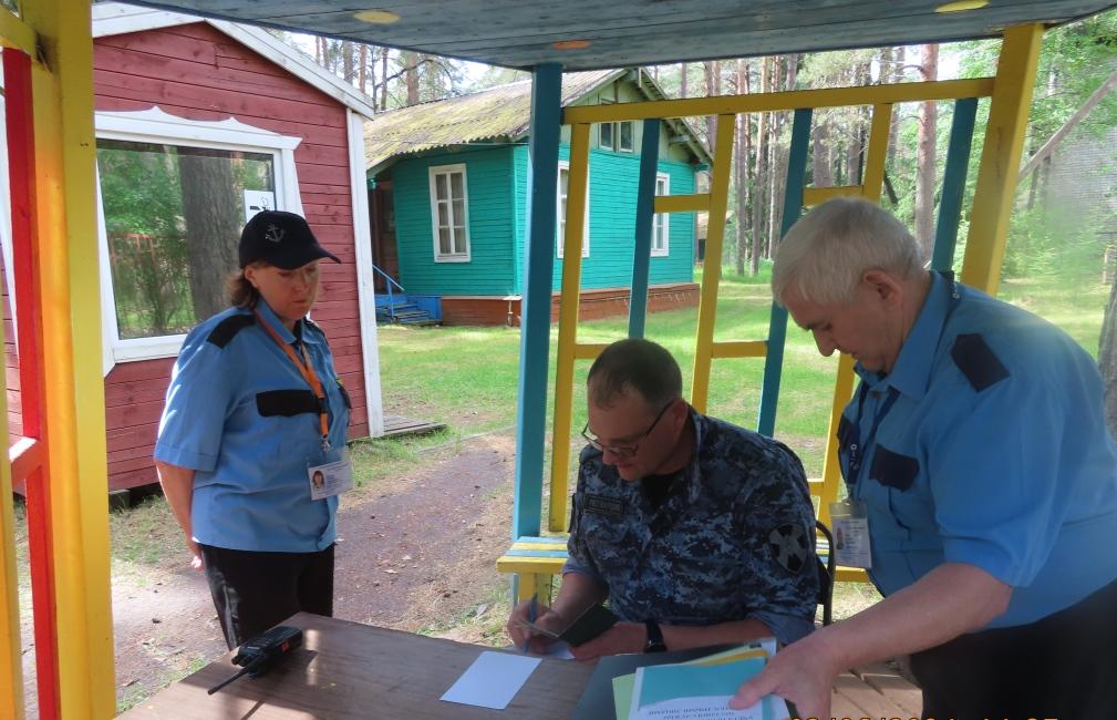 Росгвардия проверила охрану летних лагерей в Тверской области