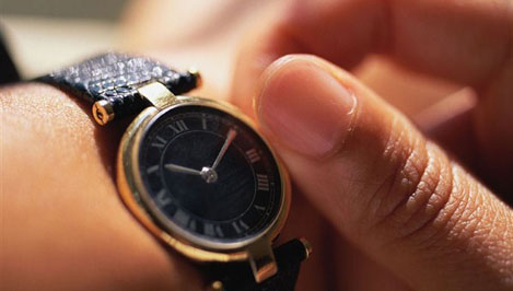 Правительство Тверской области закупит 100 подарочных наручных часов на сумму 235 тысяч рублей