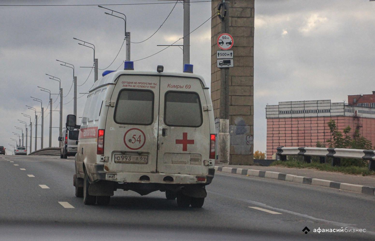 В Твери пациент выбил окно в машине скорой помощи  - новости Афанасий