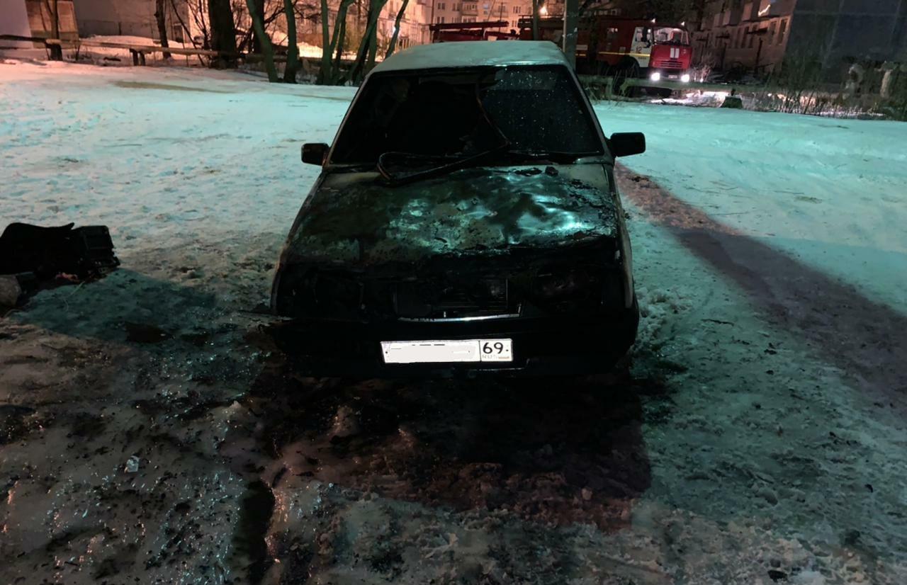 В Тверской области сгорел автомобиль