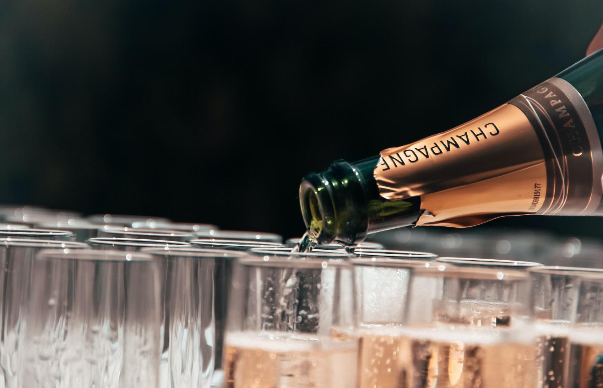 Шампанское к Новому году может подорожать на 41,4% - новости Афанасий