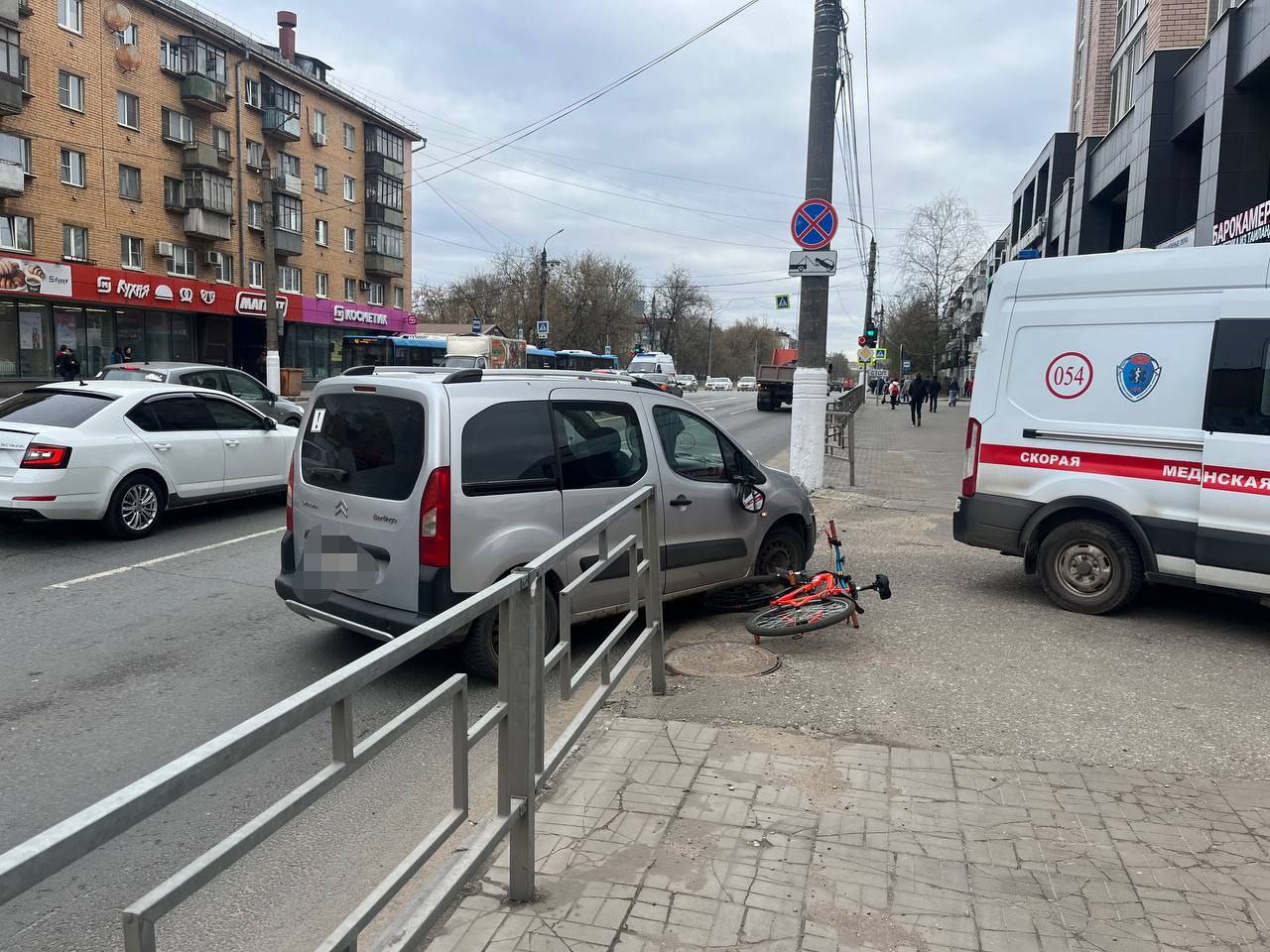 В Твери на Волоколамке сбили велосипедиста – Новости Твери и городов  Тверской области сегодня - Afanasy.biz – Тверские новости. Новости Твери.  Тверь новости. Новости. Новости сегодня. Новости Твери сегодня. Последние  новости Твери.