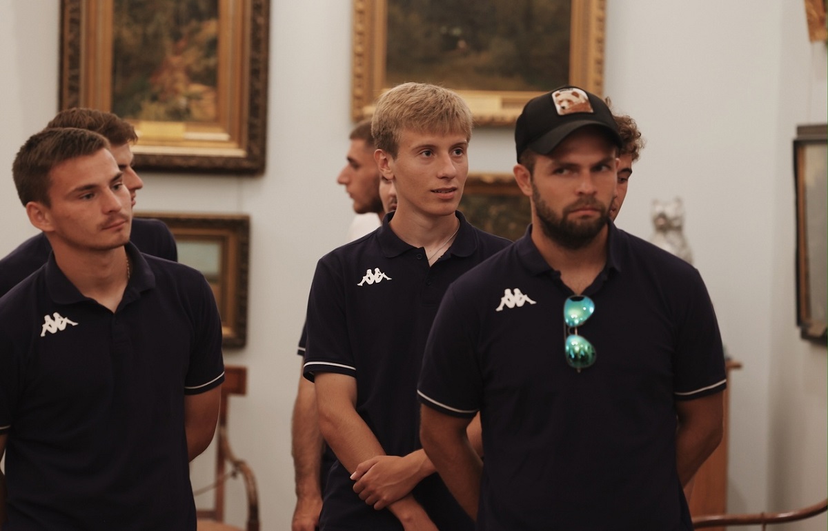 Футболисты ФК «Тверь» побывали на экскурсии в Тверском Императорском дворце