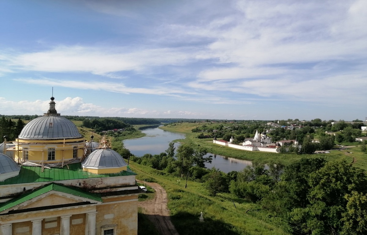 Погода в Твери сегодня:  жара чуть-чуть не дотягивает до 30-градусной отметки