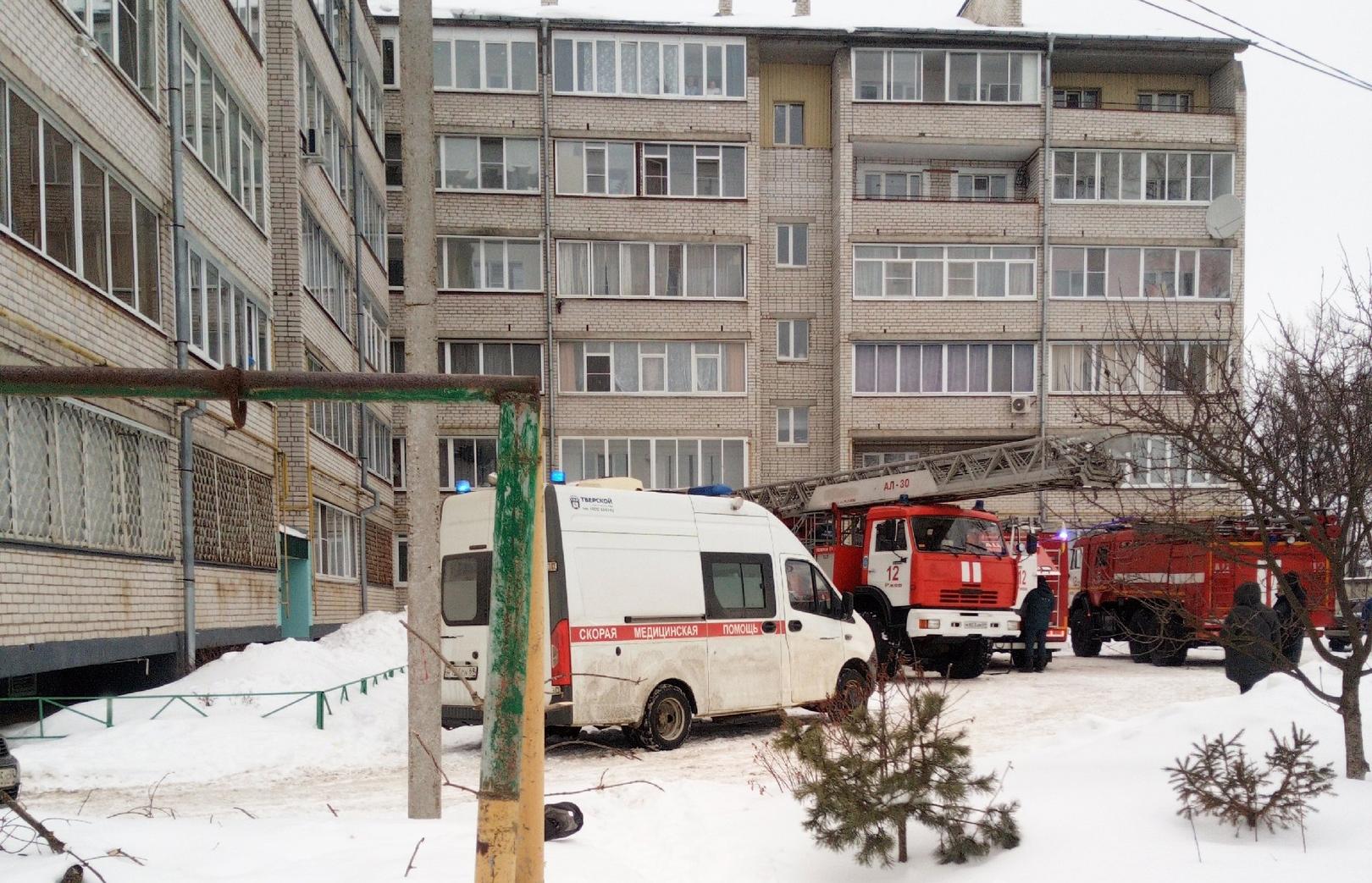 Во Ржеве потушили пожар в пятиэтажке