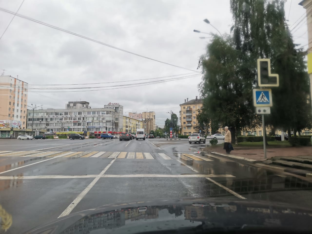 В центре Твери снова не работают светофоры на площади Капошвара 