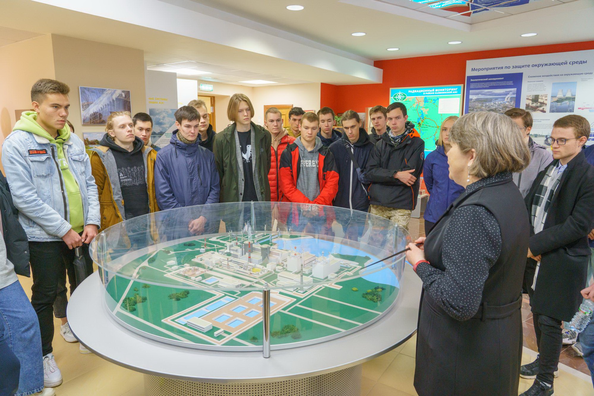 60 студентов Московского энергетического института познакомились с работой Калининской атомной станции - новости Афанасий