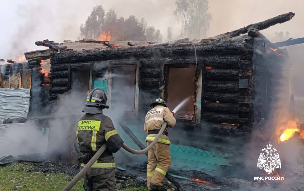 В деревне под Торжком сгорел жилой дом