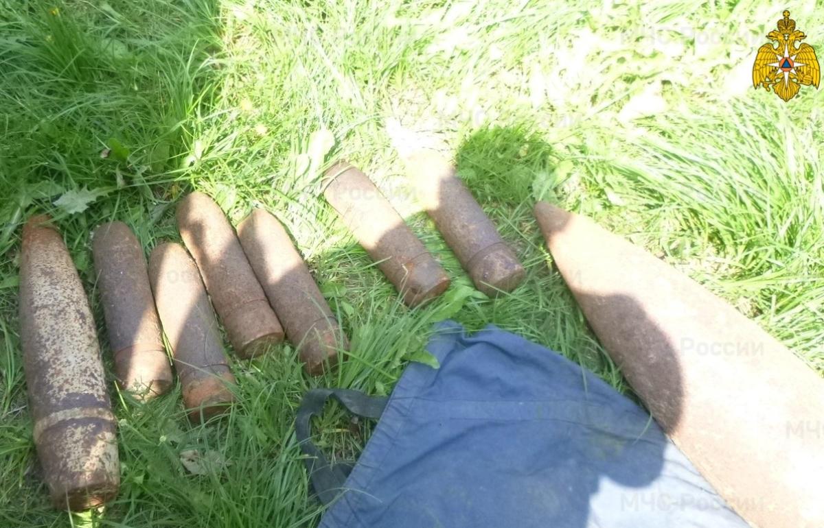 Восемь артиллерийских снарядов нашли и обезвредили в Зубцове Тверской области - новости Афанасий