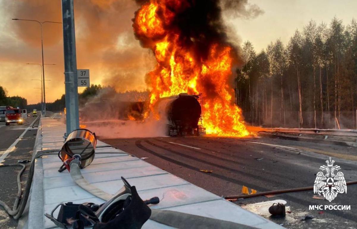 Под Тверью в ДТП с бензовозом погиб человек