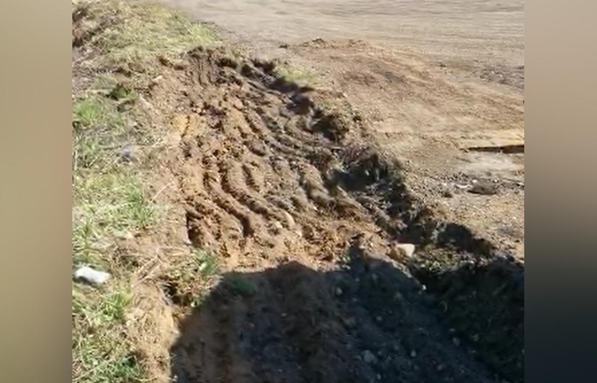 В Тверской области обнаружили разлитые на земле отходы нефтепродуктов