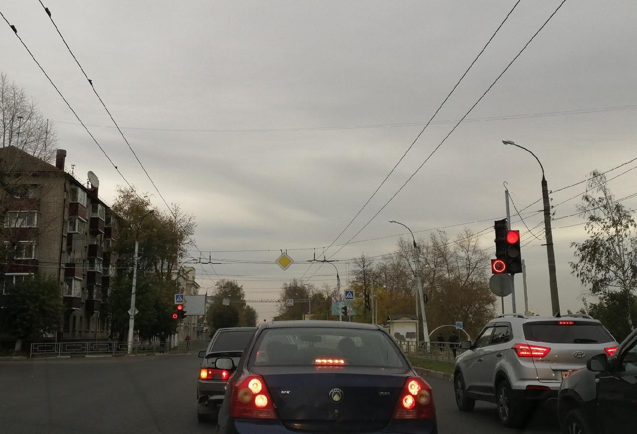Жители Твери критикуют новый светофор в Заволжье