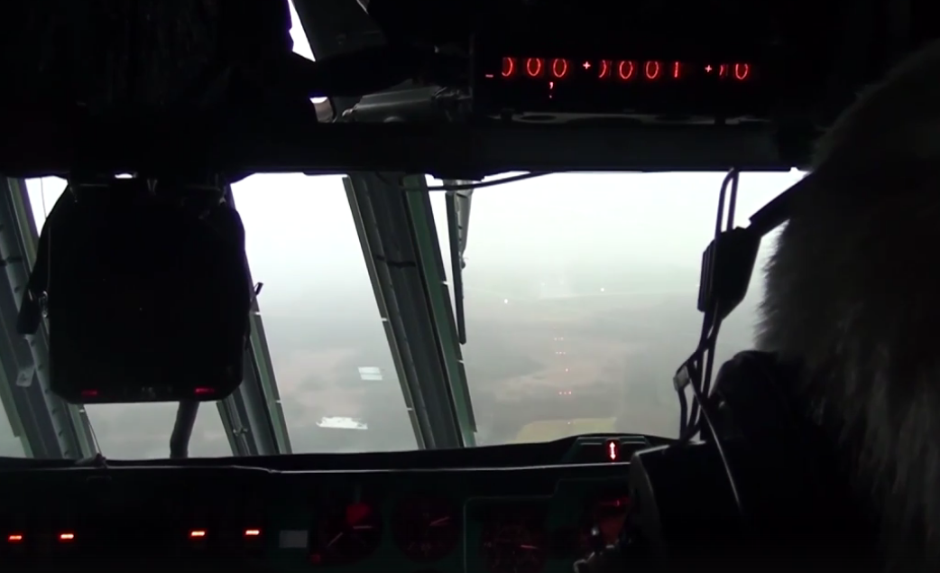 В Твери пилоты Ил-76 отработали полеты в густом тумане