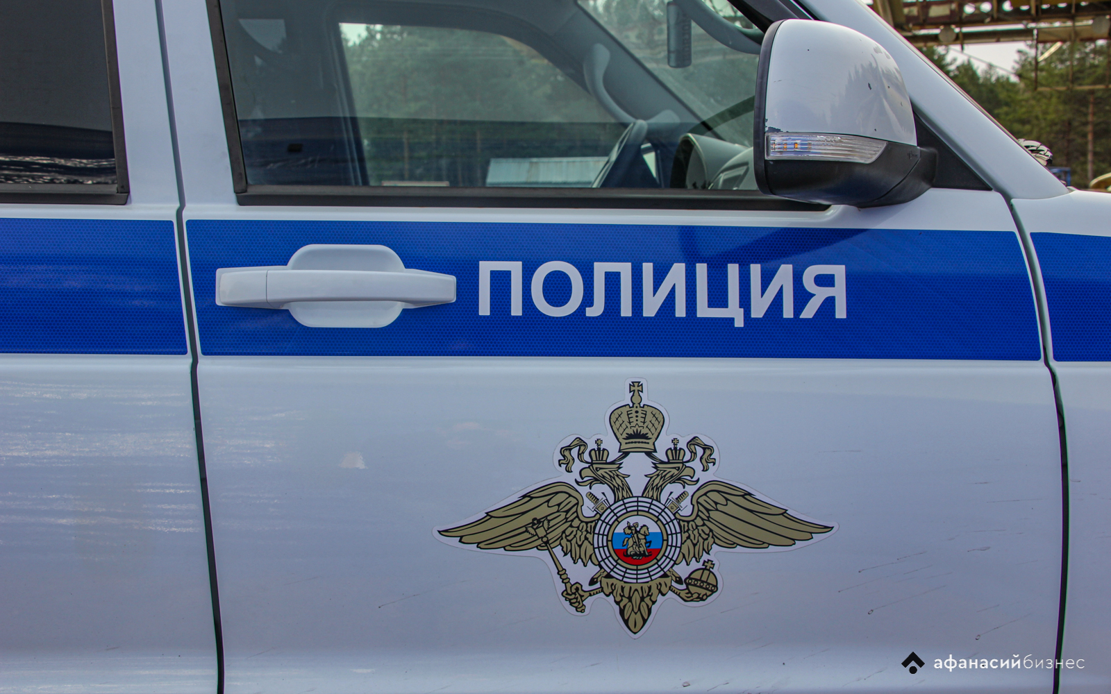 Рассерженная женщина испортила машину жителя Тверской области