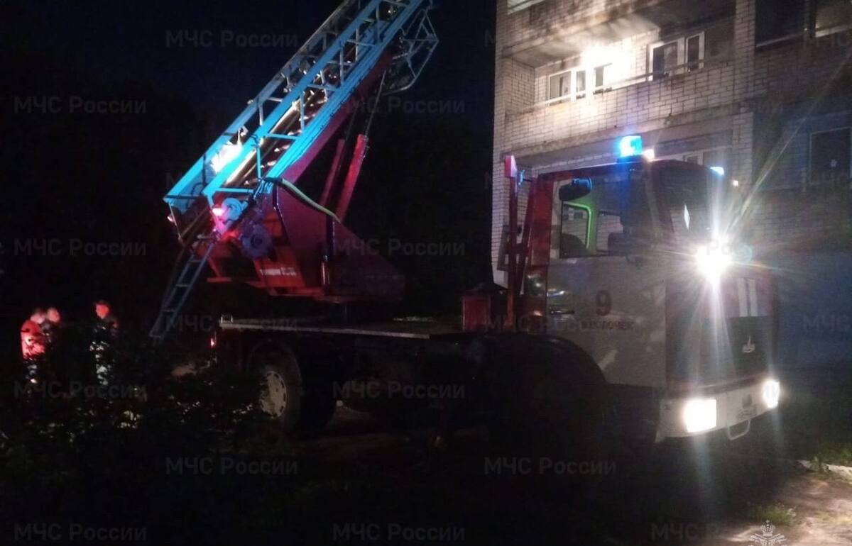 443 человека эвакуировали во время пожара из дома-интерната в Вышнем Волочке Тверской области