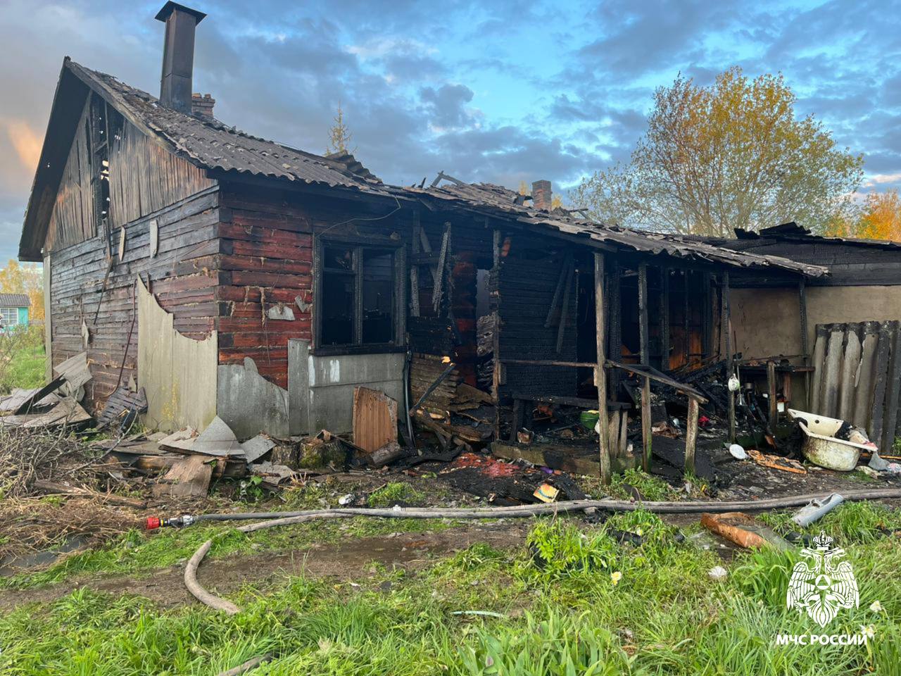 Два человека погибли на пожаре под Ржевом | 15.05.2024 | Тверь - БезФормата