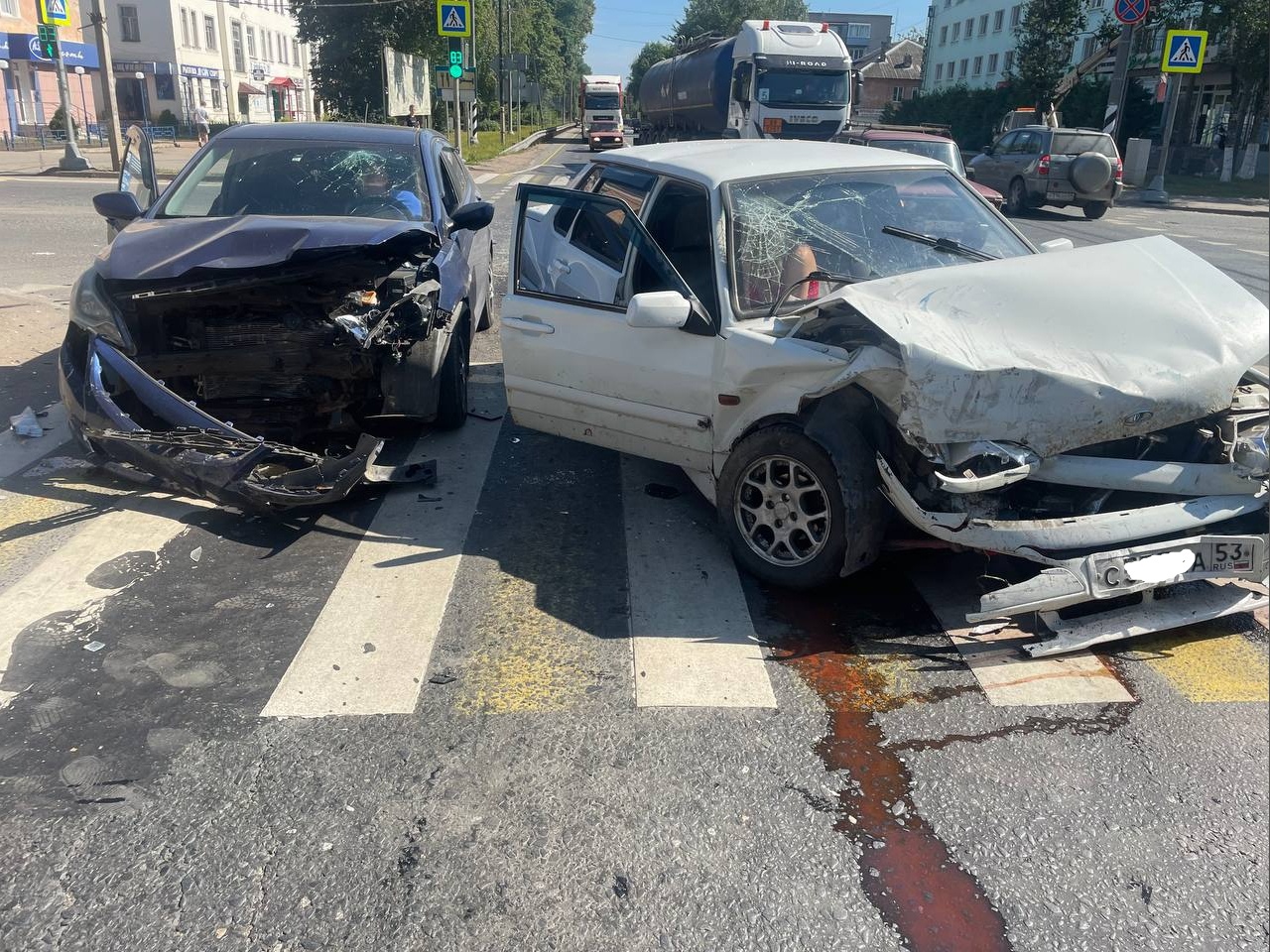 В ДТП на М10 в Вышнем Волочке пострадал водитель легковушки