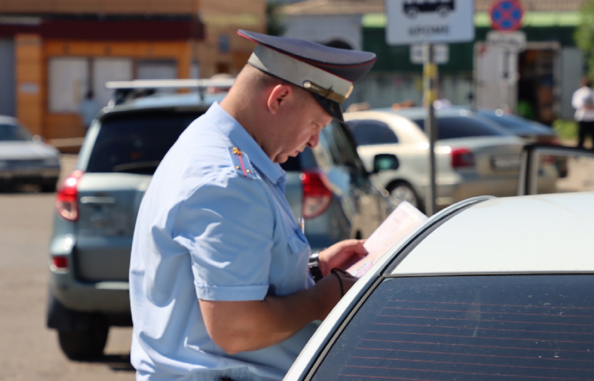 Житель Кашина выпил и поехал кататься на автомобиле по городу