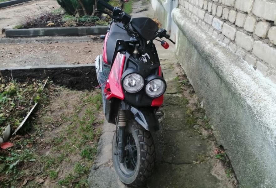 Житель Тверской области из личной неприязни разбил скутер знакомого