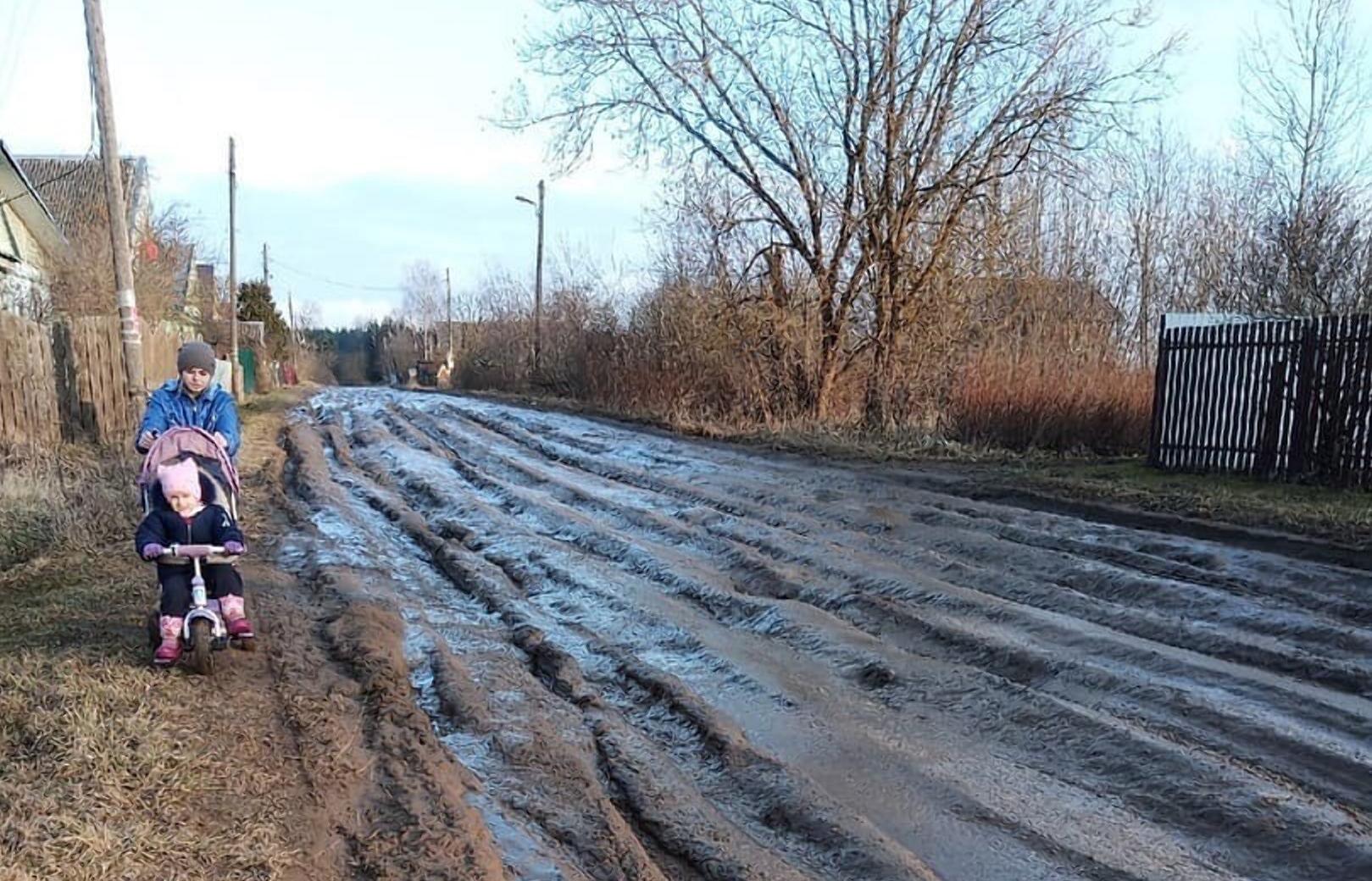 Под Тверью дорога от станции Кулицкая до М10 превратилась «в корыто»