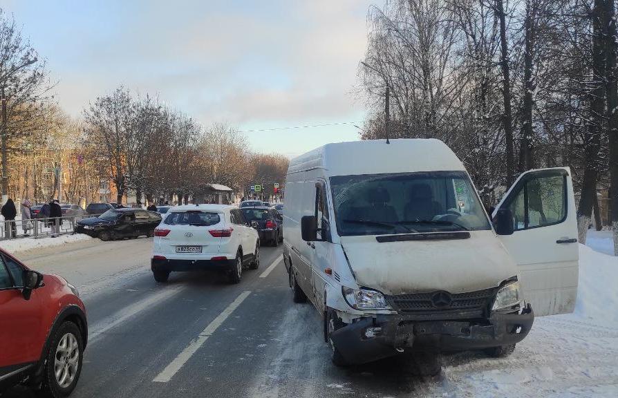 В Твери из-за нарушения правил в ДТП пострадал водитель