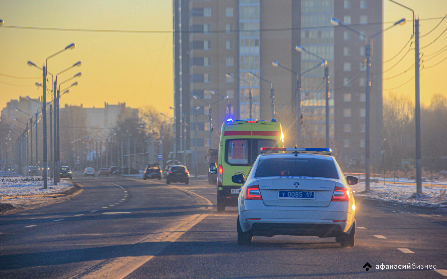 Когда на счету каждая минута: в Твери автоинспекторы проверили, как водители пропускают «скорые»