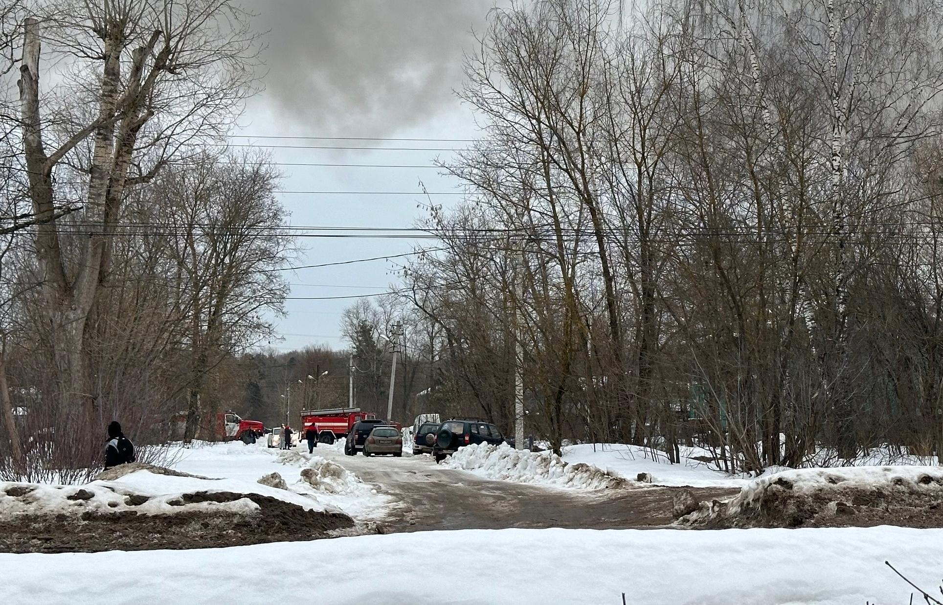 В Твери пожарные тушат 100-летний жилой дом – Новости Твери и городов  Тверской области сегодня - Afanasy.biz – Тверские новости. Новости Твери.  Тверь новости. Новости. Новости сегодня. Новости Твери сегодня. Последние  новости