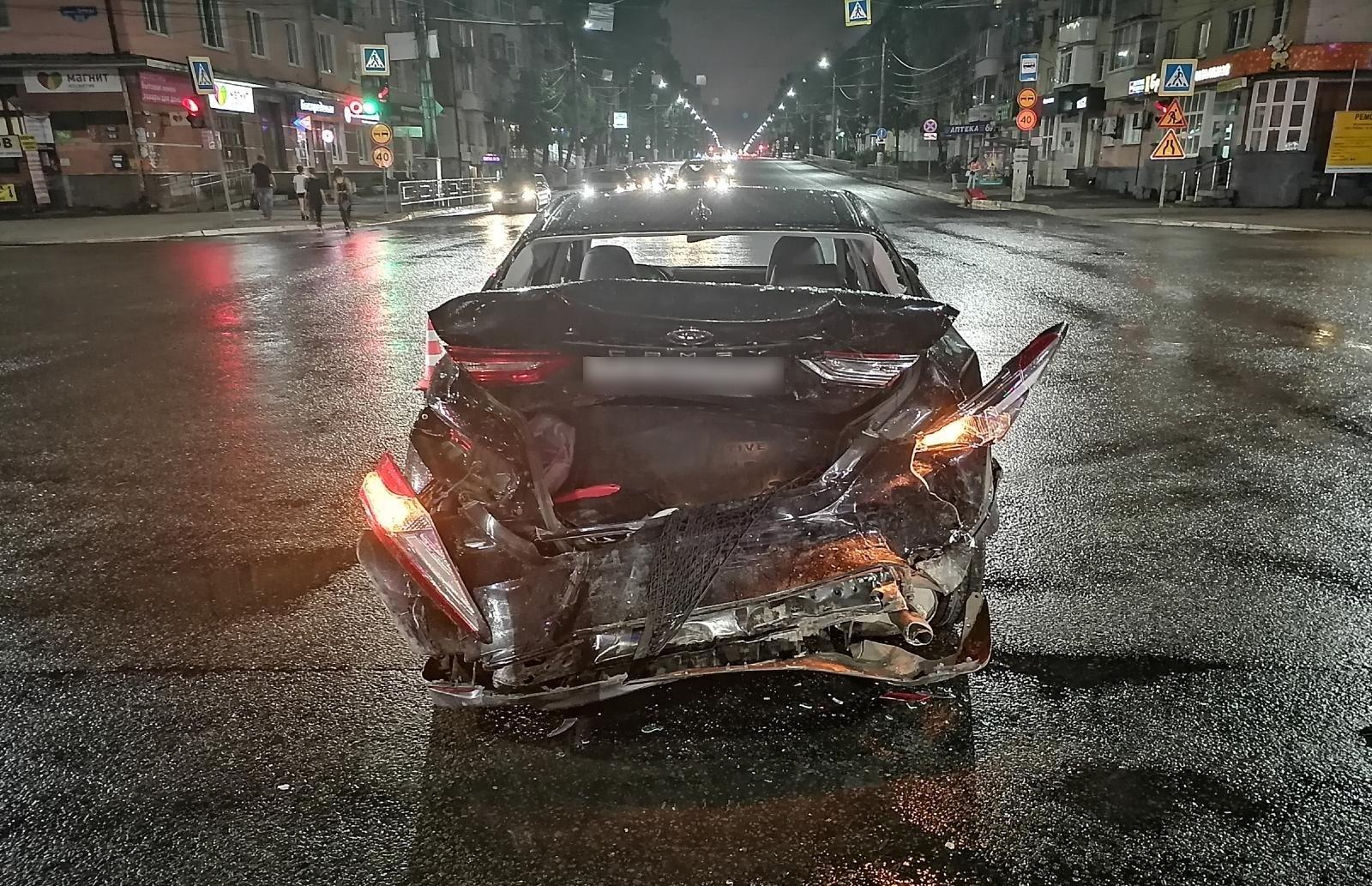 В Твери водитель отвлекся на телефон и устроил ДТП, в котором пострадал  ребенок 29 июня 2021