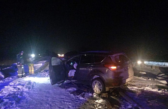 На дороге Тверь — Бежецк Ford врезался в ограждение, пострадали три человека - новости Афанасий