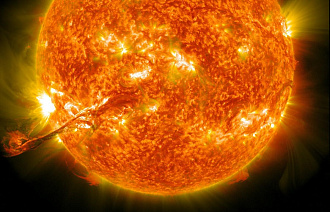 Ученые фиксируют мощные вспышки на Солнце - новости Афанасий
