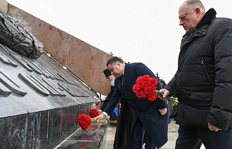 Губернатор Игорь Руденя в день 80-летия освобождения Ржева возложил цветы к Ржевскому мемориалу Советскому солдату - новости Афанасий