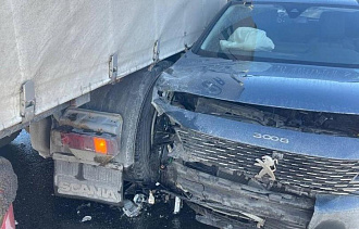 Водитель Peugeot пострадал в столкновении с грузовиком на трассе М11 в Тверской области - новости Афанасий
